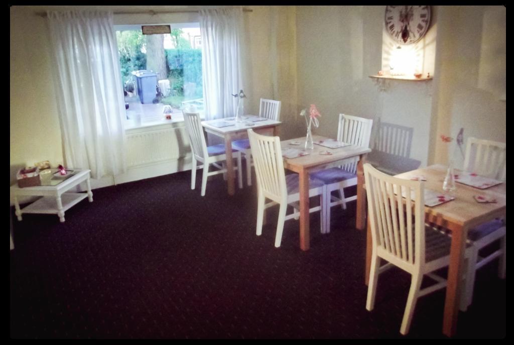 Broad Oaks B&B 솔리헐 외부 사진