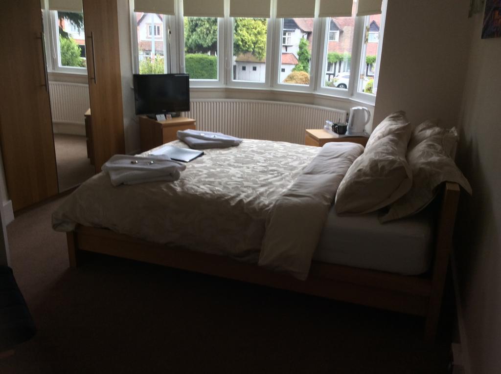 Broad Oaks B&B 솔리헐 외부 사진