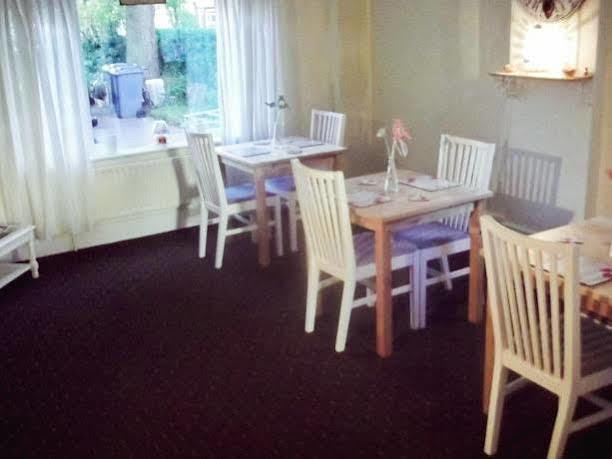 Broad Oaks B&B 솔리헐 외부 사진